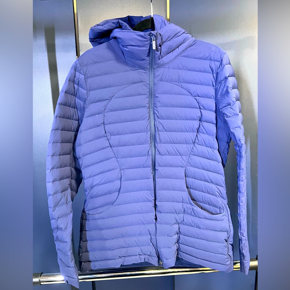 (Like New) Women’s Lululemon Jacket (Pack It Down Jacket)